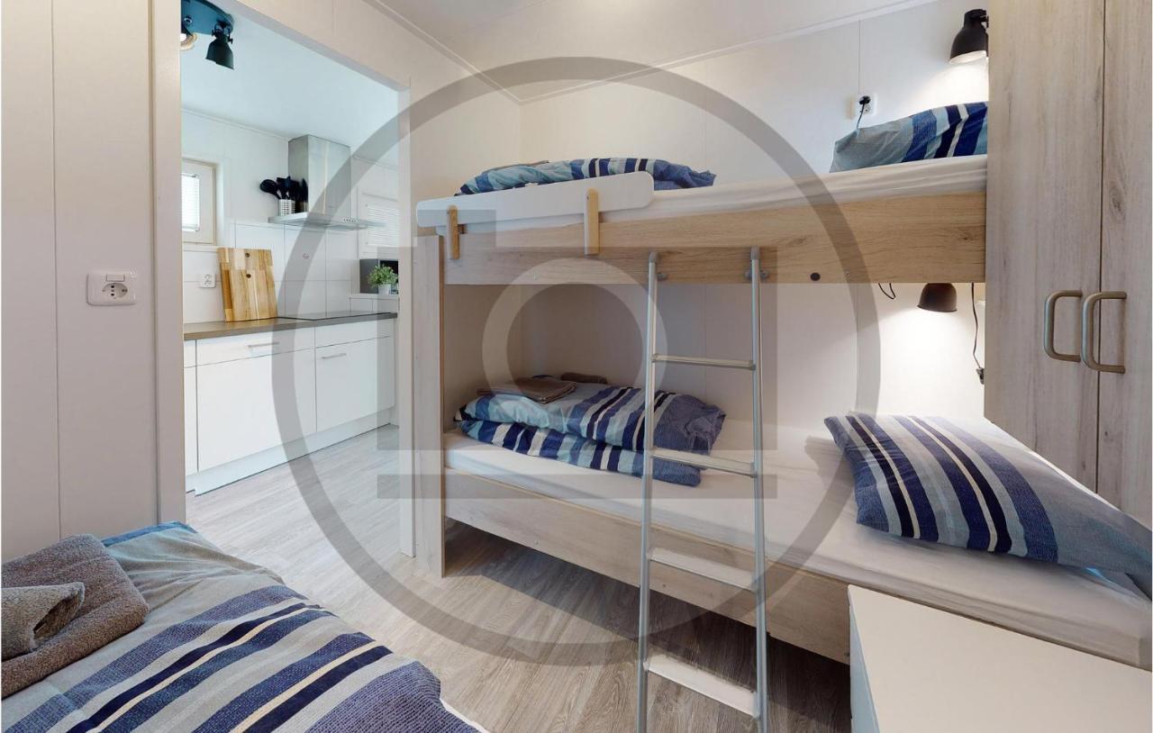 Stunning Ship In Aalsmeer With Kitchen Экстерьер фото